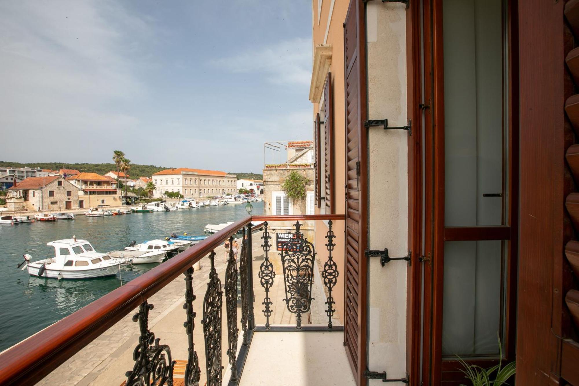 Ancora Faros Appartement Stari Grad  Buitenkant foto