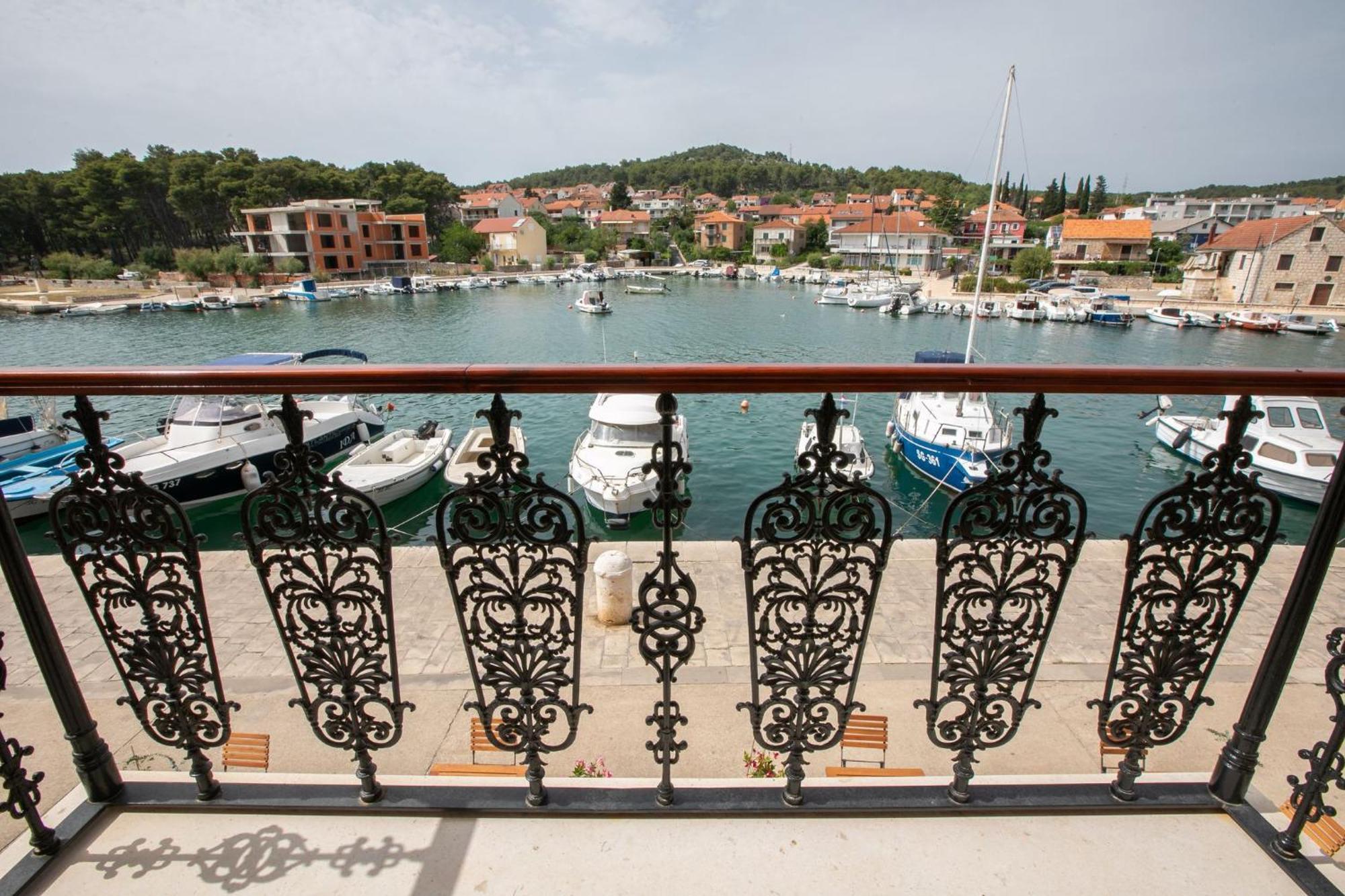 Ancora Faros Appartement Stari Grad  Buitenkant foto